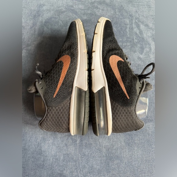 Nike Air Max Womens Sequent 2 Running Shoes SZ 9 Black Gold Athletic Casual - Picture 5 of 7